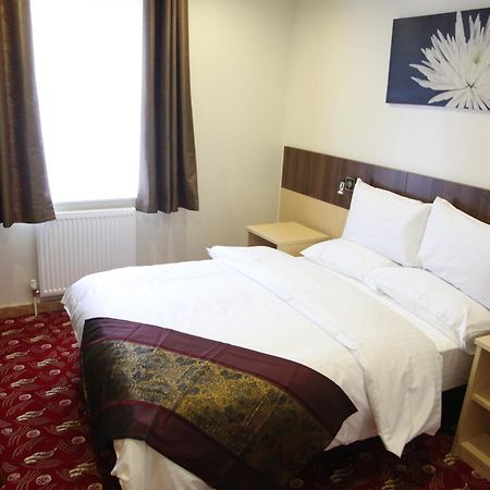 Cambridge Hotel Huddersfield Eksteriør billede