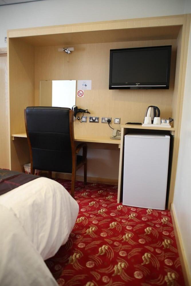 Cambridge Hotel Huddersfield Eksteriør billede
