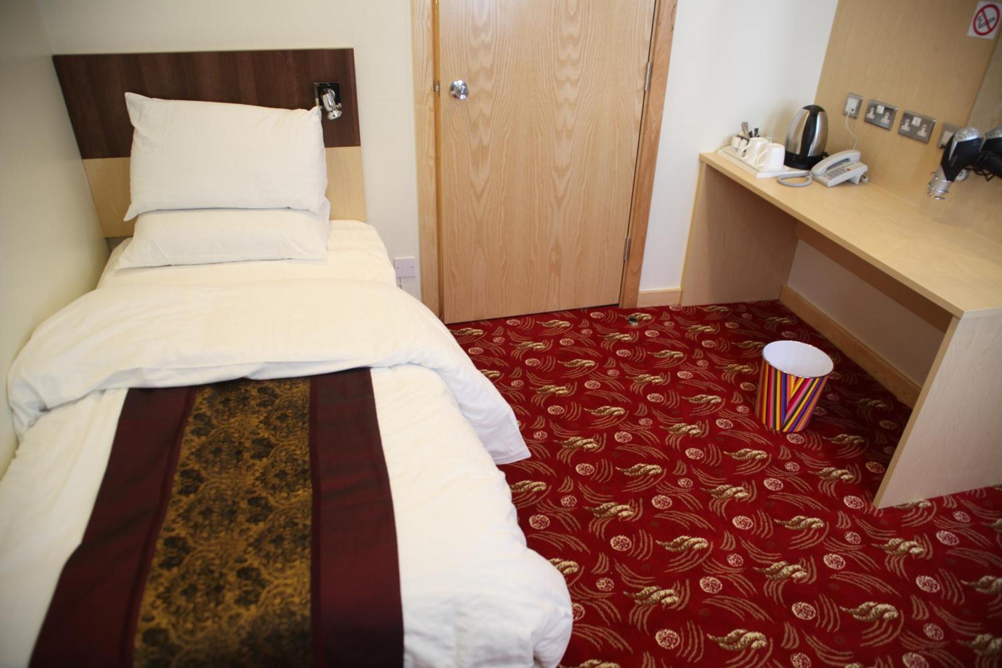 Cambridge Hotel Huddersfield Værelse billede