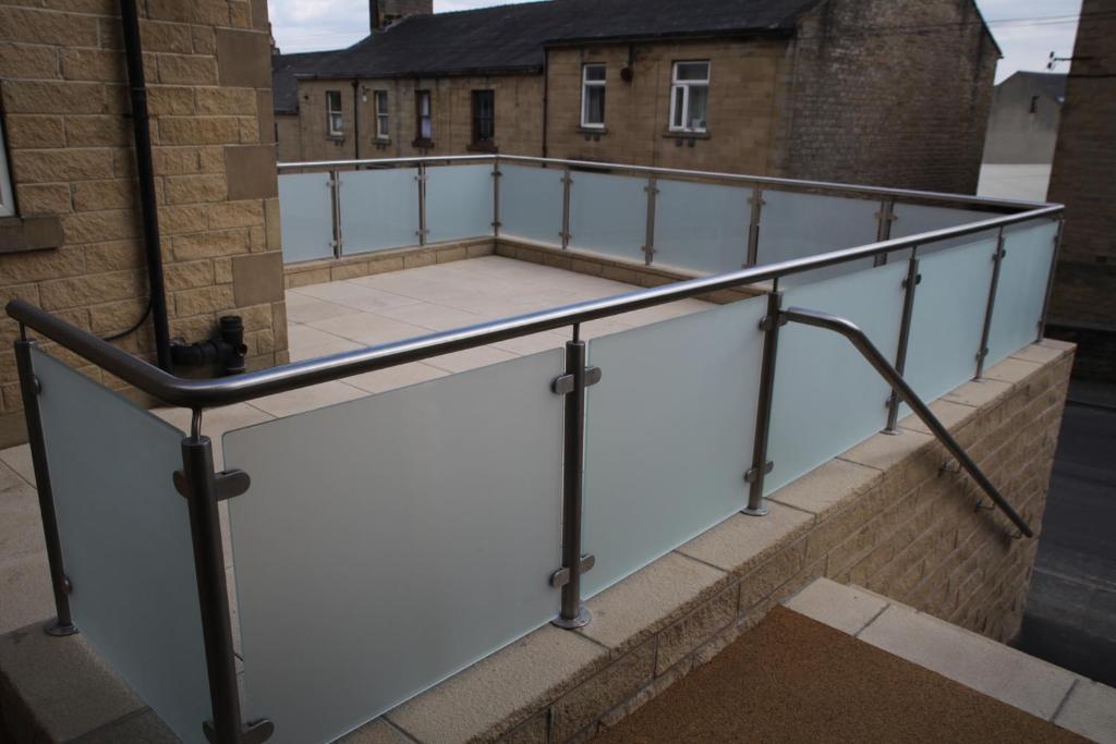 Cambridge Hotel Huddersfield Eksteriør billede