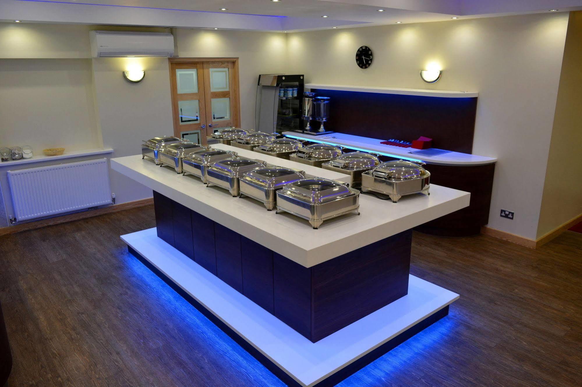 Cambridge Hotel Huddersfield Eksteriør billede