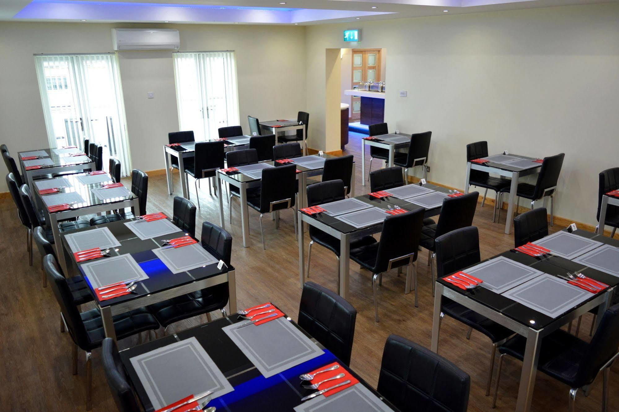 Cambridge Hotel Huddersfield Eksteriør billede