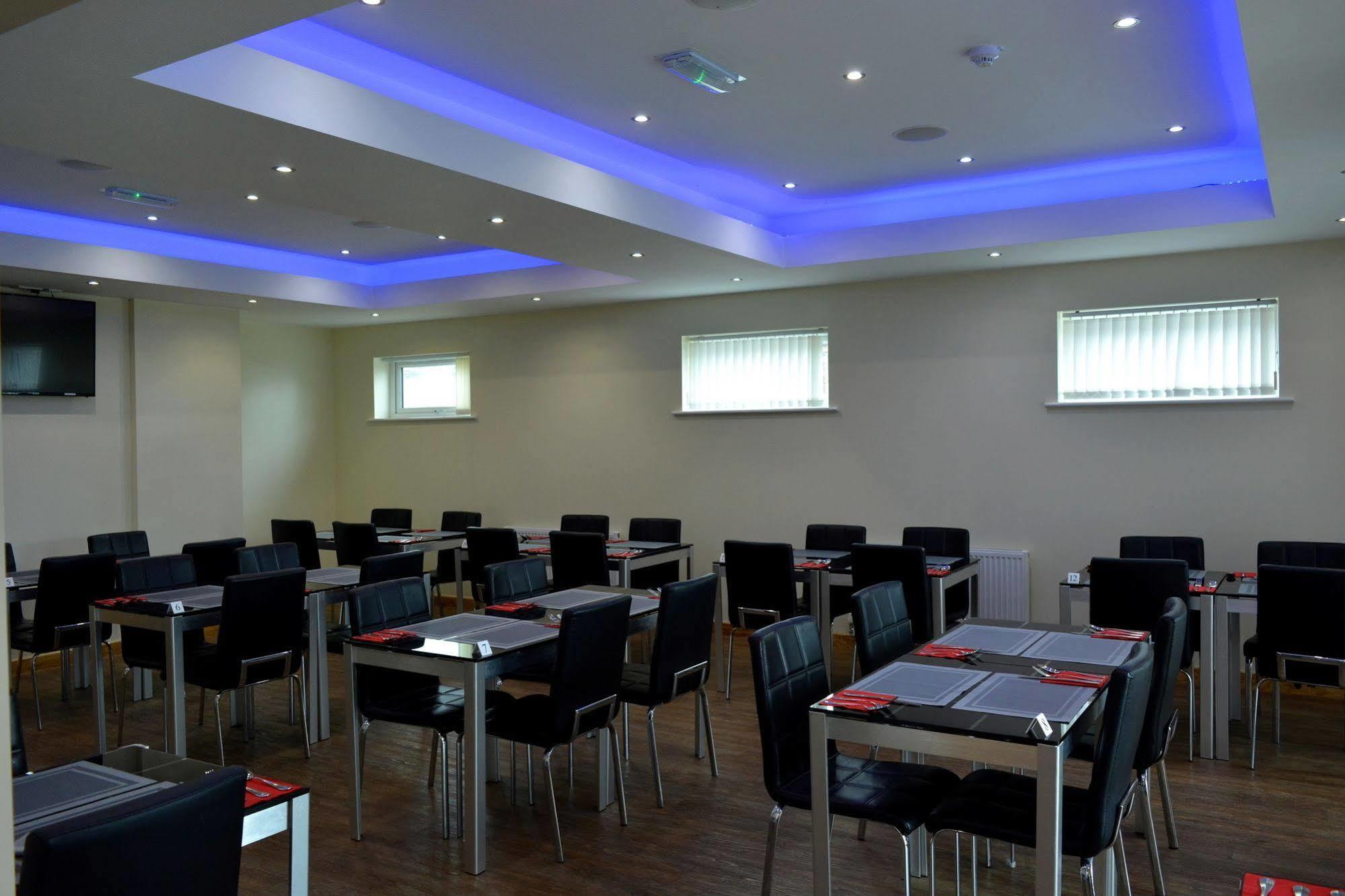 Cambridge Hotel Huddersfield Eksteriør billede