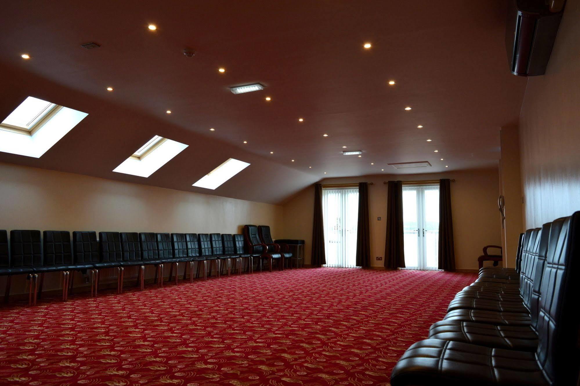 Cambridge Hotel Huddersfield Eksteriør billede