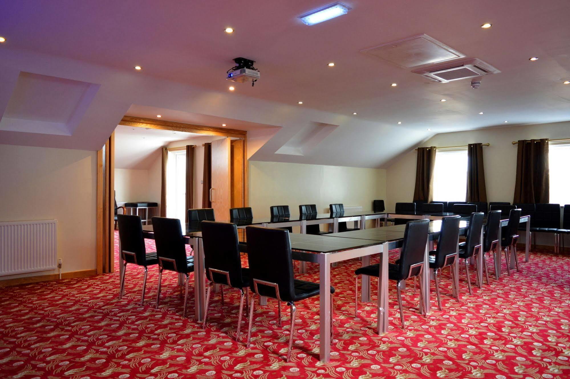 Cambridge Hotel Huddersfield Eksteriør billede