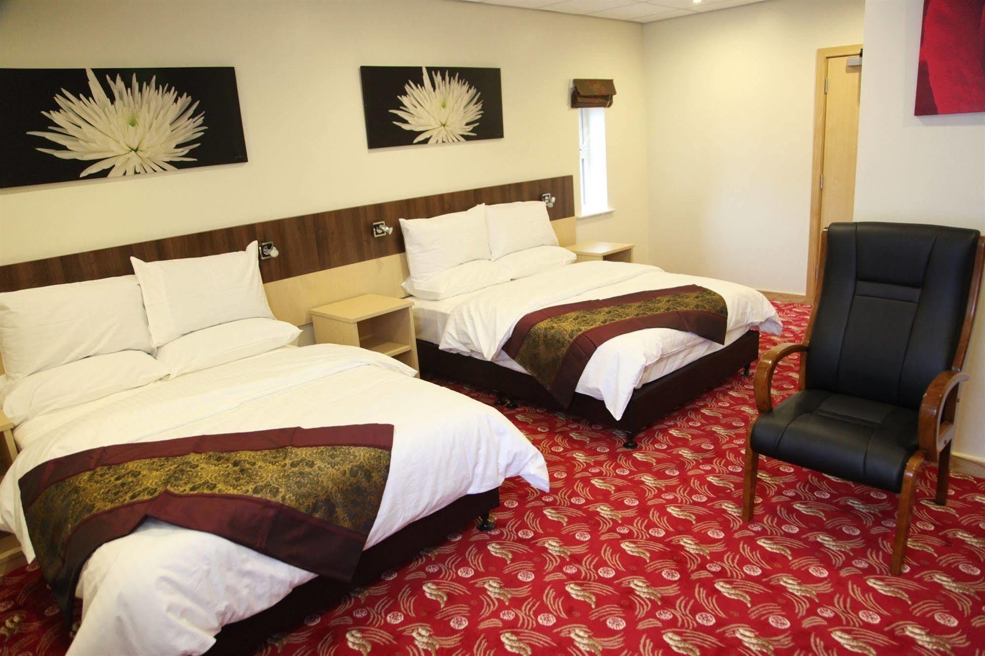 Cambridge Hotel Huddersfield Eksteriør billede