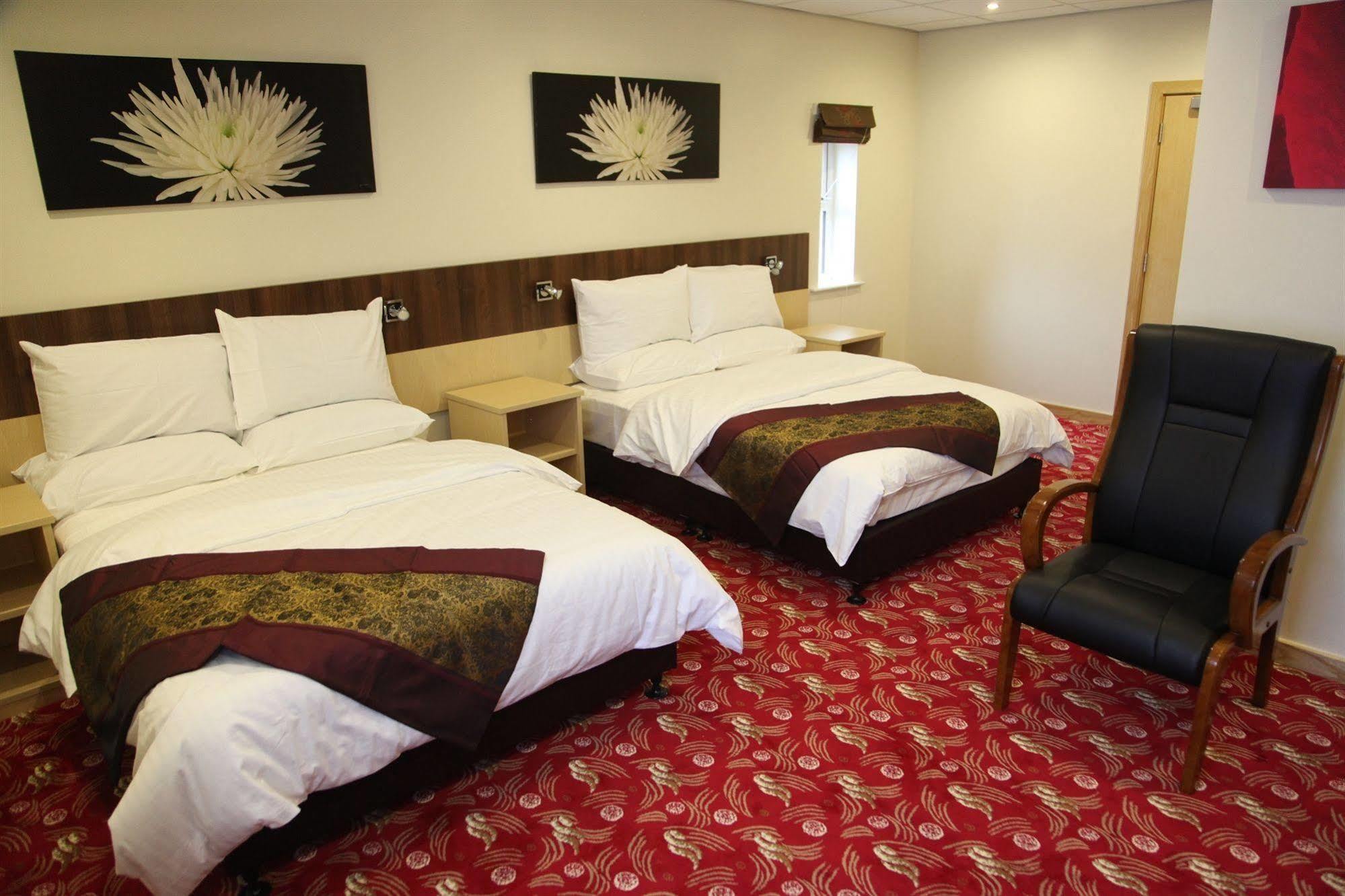 Cambridge Hotel Huddersfield Eksteriør billede