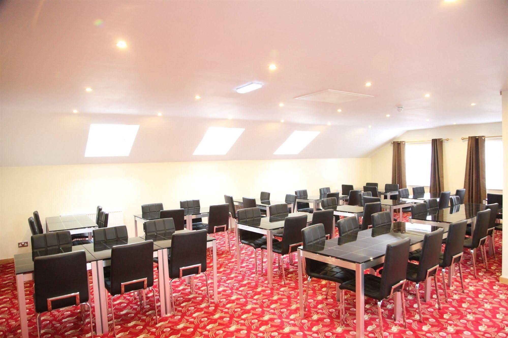 Cambridge Hotel Huddersfield Eksteriør billede